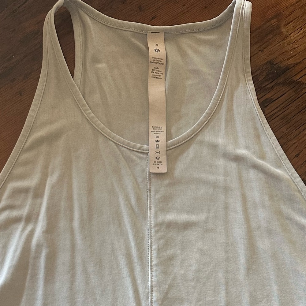 Lulu Lemon high/low tank.